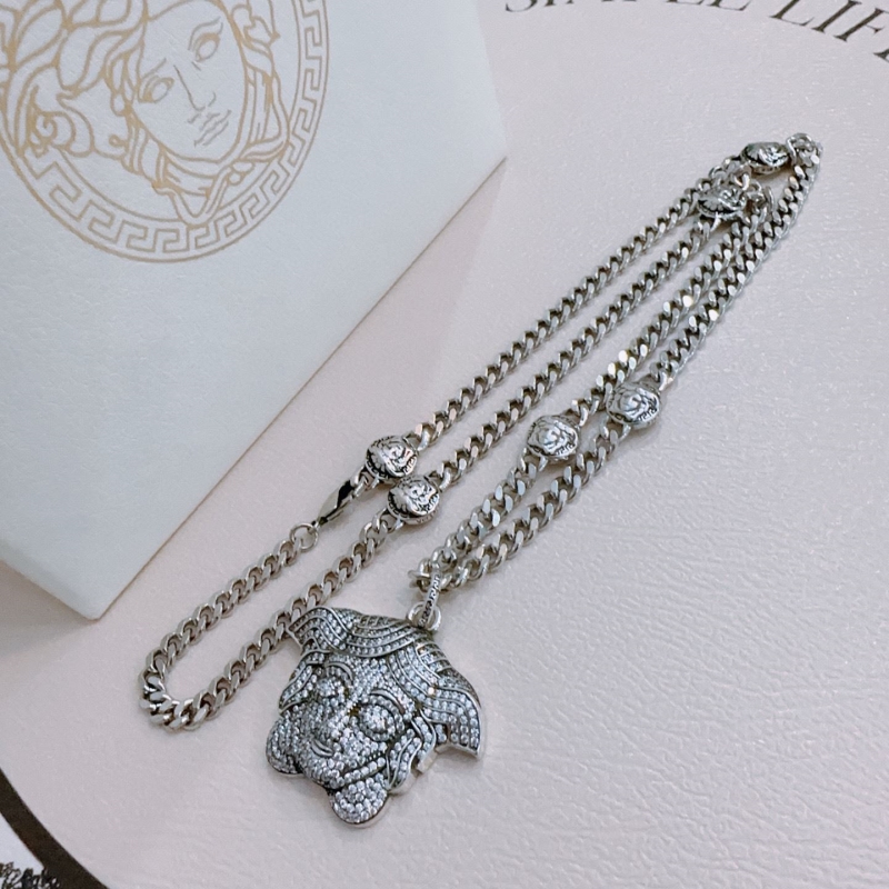 VERSACE